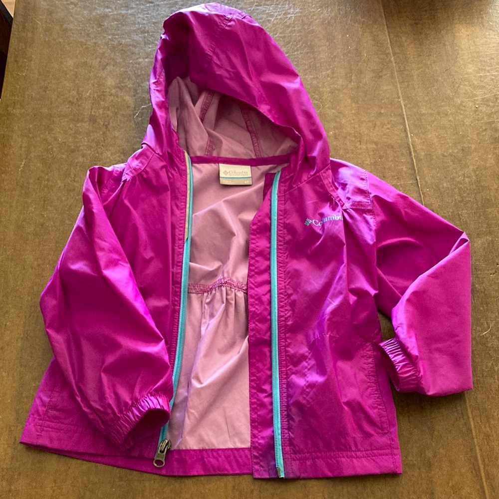 Lightweight rain jacket